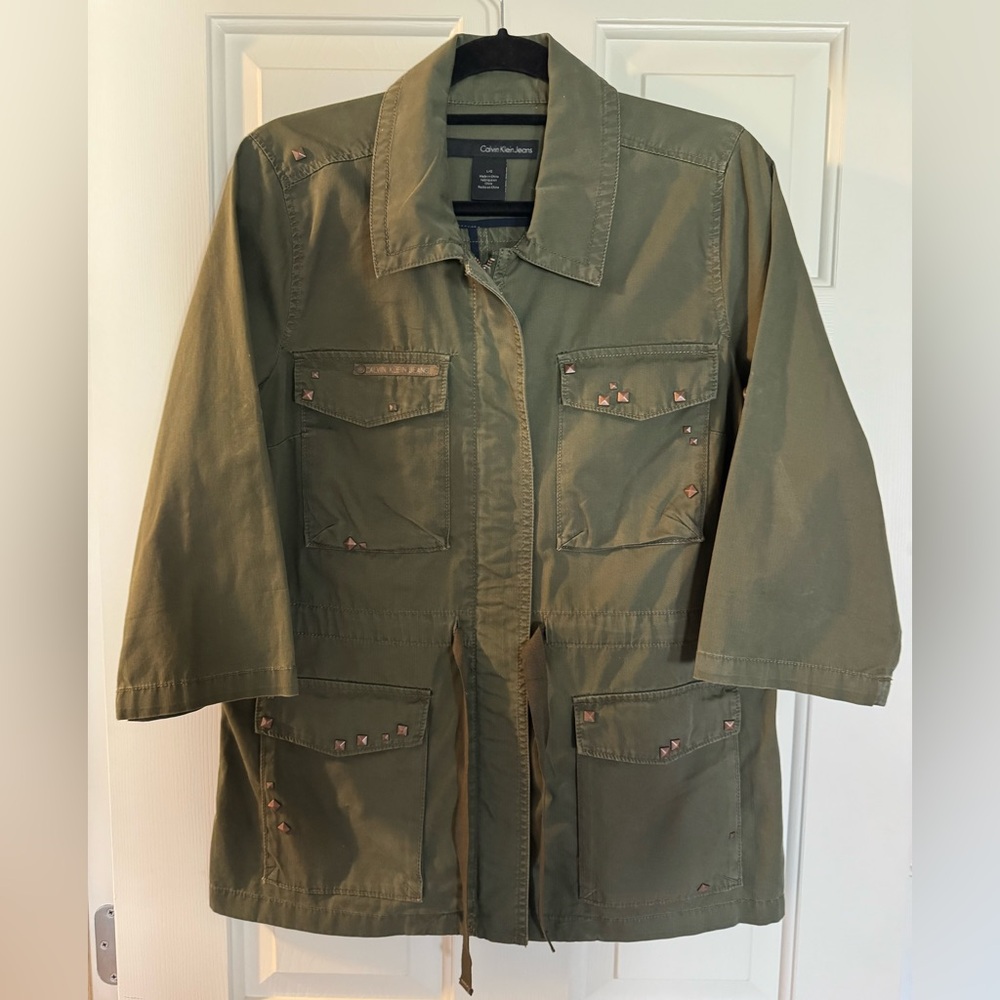 “Calvin Klein Jeans” Olive Utility Jacket w Stud Accents. Excellent condition!